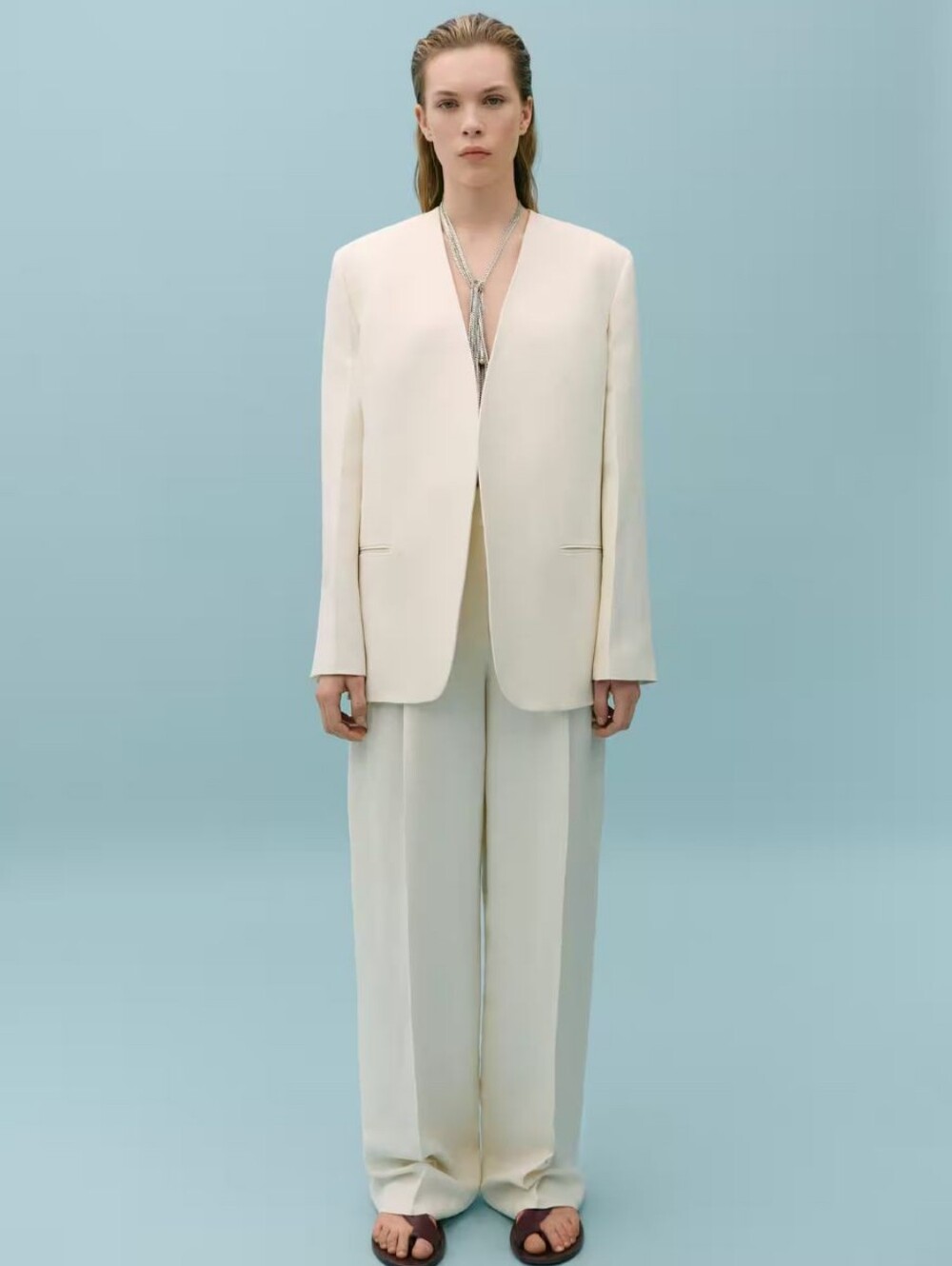 Victoria Beckham Mango Cream Wide-Leg Trousers and Blazer Set - Picture 9 of 11